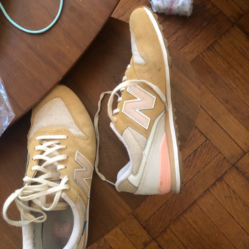 New Balance Women's 996 Classic Sneakers 10.5